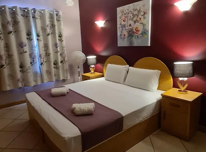 Beautiful With Pool St Paul's Bay